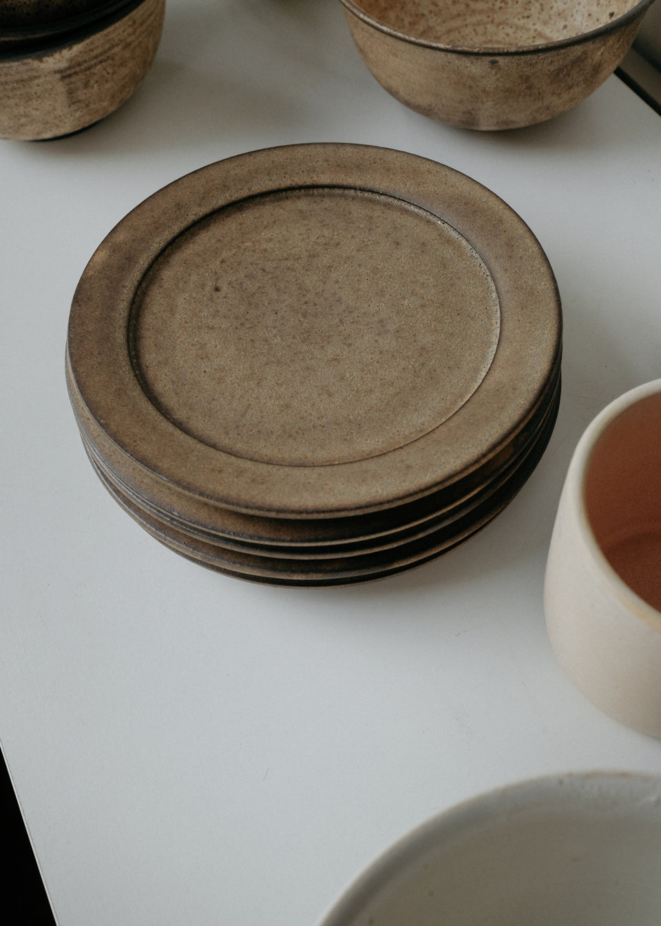 Garden Plate in Skipping Stone